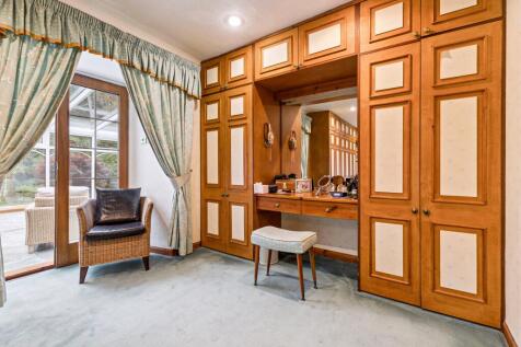 4 bed, 4 bath Detached in Glasgow - Photo 30