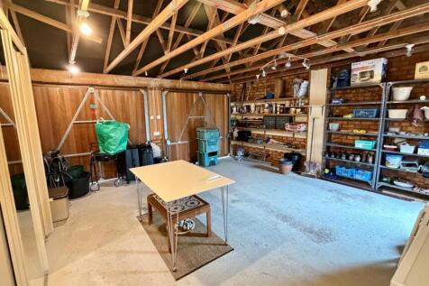 DOUBLE GARAGE