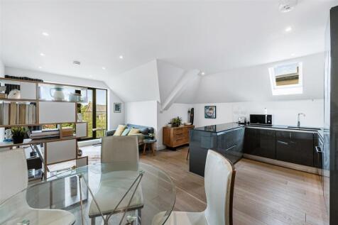 Flat 8, 24, Messaline Avenue-8.jpg