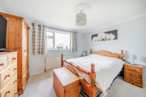 1370416-6-68f63c9...