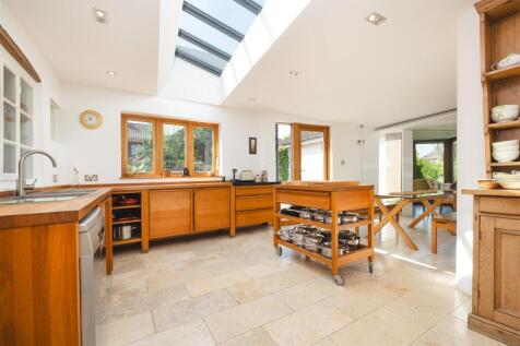 10 Main Street, Newton Burgoland