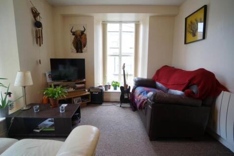 1 Bedroom Flat in LL57 1HE