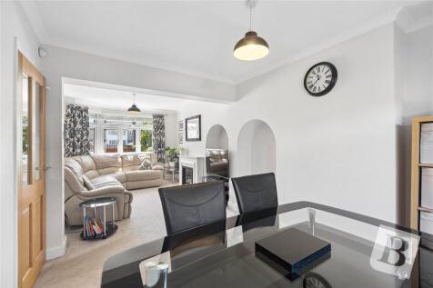 Living/Dining Area