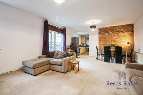 Sitting/Dining Room