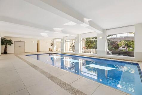 8 bed, 7 bath Detached in Glasgow - Photo 4