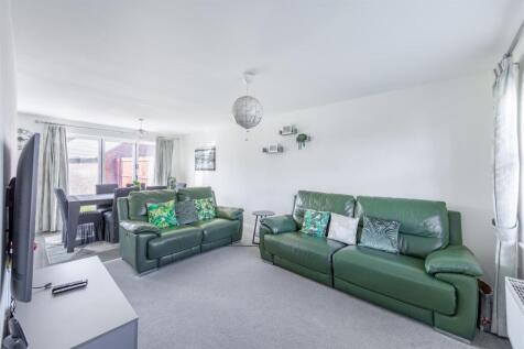 15 Meadow living room.jpg