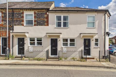 2 bed terraced house for rent in Abbey Barn Road, High Wycombe, Buckinghamshire, HP11 1RS