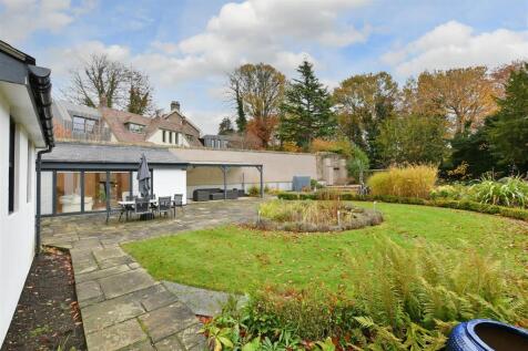 5 bed, 3 bath Detached in Sheffield - Photo 32