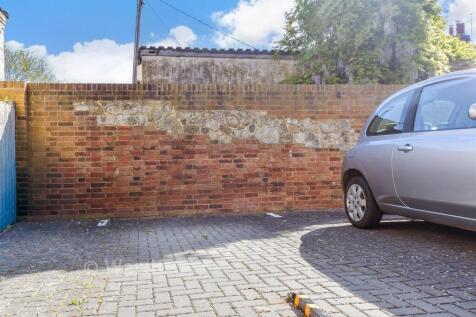 Driveway/Parking