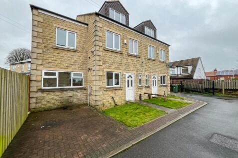 4 Bedroom House in WF17 8BZ