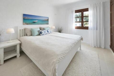 Fourth bedroom