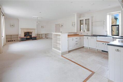 Sitting/Dining room