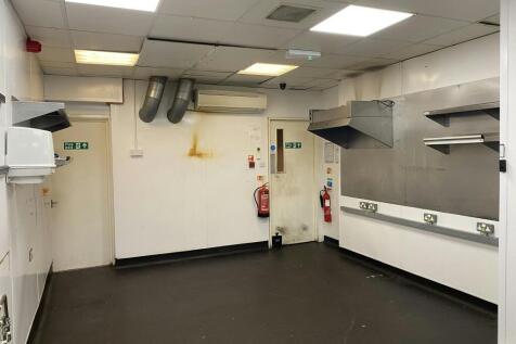 194 High Steet  1F 4.JPEG