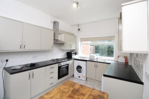 5 Bedroom Semi-Detached in NG7 2EP