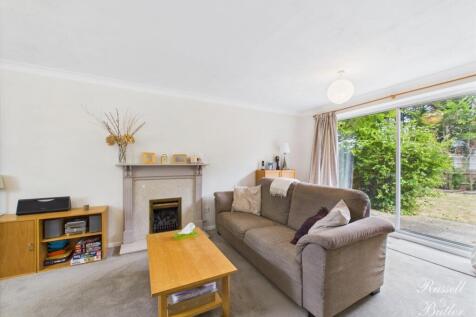 CAM01995G0-PR0341-STILL004