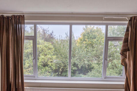 1364159-7-68ee3ac...