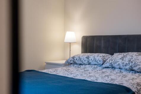 6 Chaise Meadow, Lymm WA13 9UP-18.jpg