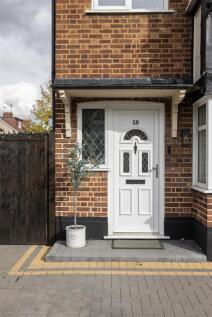 Brackley Square, IG8