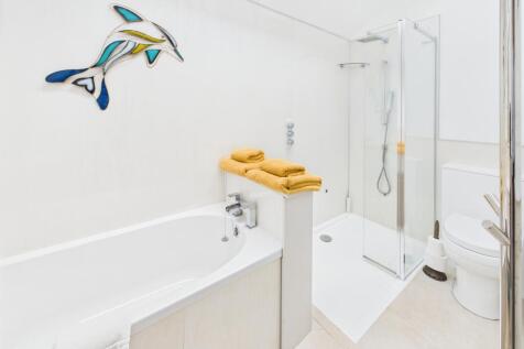 CAM03481G0-PR0098-STILL001