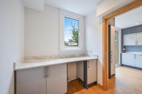 EWELL PARK WAY, (11).jpg