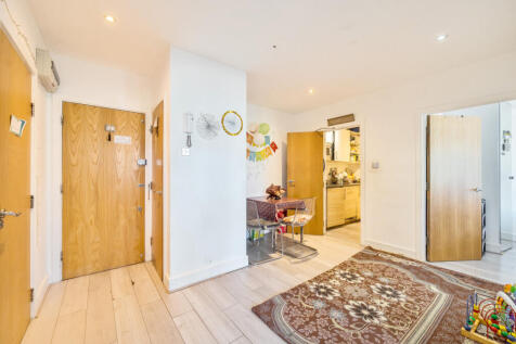 1363899-8-68e4abd...