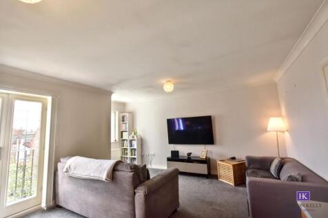 KITCHEN/LIVING AREA