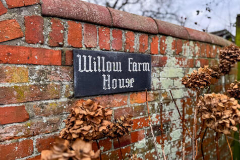 Willow Farm exter...
