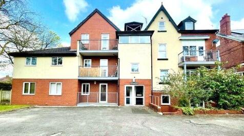 AVAILABLE SEPTEMBER - Excellent standard one bedroom, fully furnished apartment with off road parking. This beautiful apartment is furnished to a very high standard and boasts a large lounge with balc