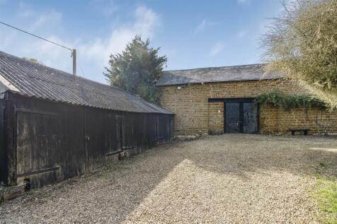 Lower End Farmhouse, 10 High Street South, Tiffiel