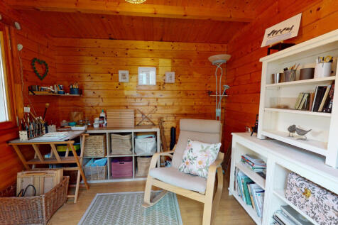 SUMMERHOUSE