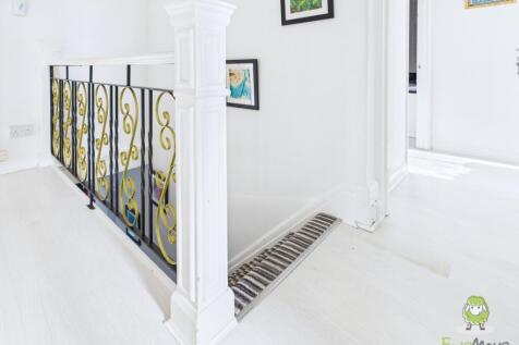 CAM01543G0-PR0159-STILL042