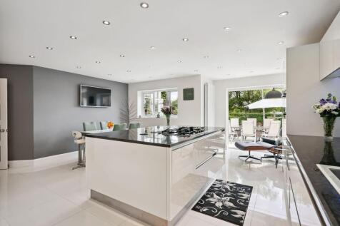 Kitchen / Breakfast Room