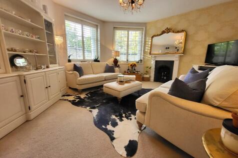 16' Sitting Room
