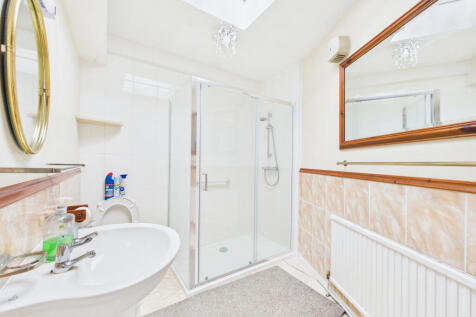 CAM01354G0-PR0580-STILL005