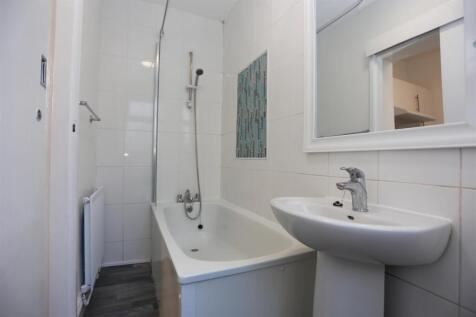 2D LANGDALE ROAD (17).JPG
