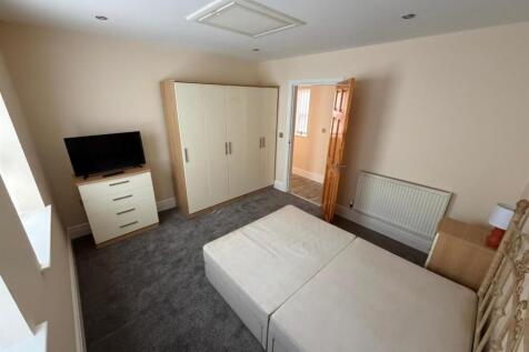 WhatsApp Image 2025-10-23 at 09.57.14_23e7e028.jpg