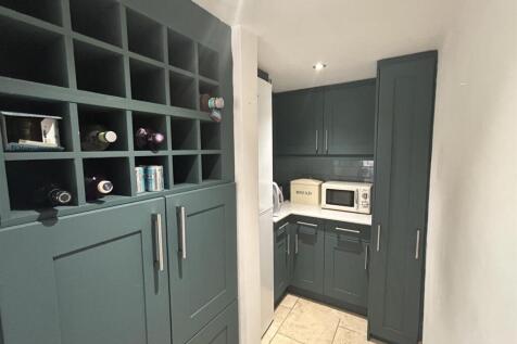 Additional kitchen area 2.jpg