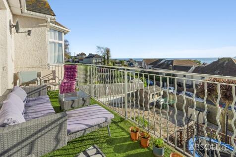 First floor maisonette balcony