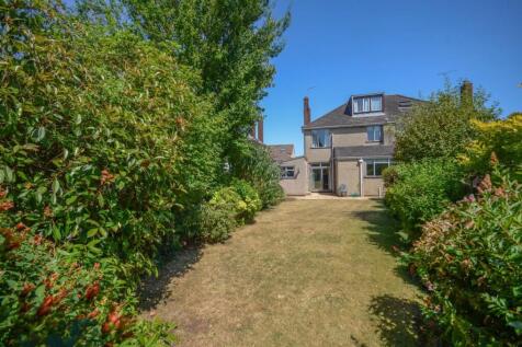 Rear garden pic 2.jpg