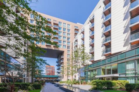 LONG LET. Set on the 4th floor, this fantastic 1 bedroom apartment offers spacious open plan living and a Juliet balcony. Set within a development with On-site Gym, Swimming Pool, Concierge and Parkin