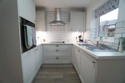 2 Bedroom House in CH3 6PQ