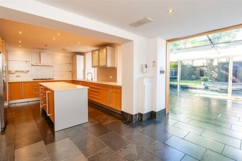 5 bed, 4 bath Terraced in Glasgow - Photo 9