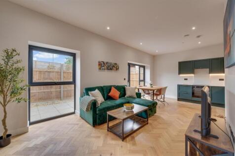 Daniels_Flat 1_164 Harlesden Road London NW10_001.