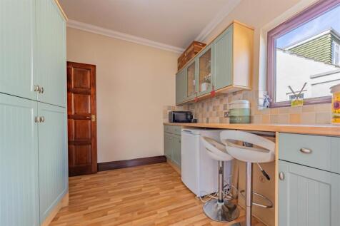 Breakfast/Utility Room