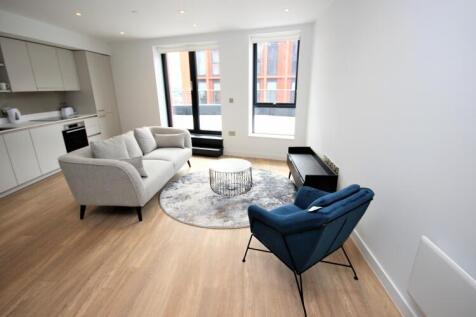 Manchester New Square is an exciting residential development located in the beating heart of the city centre. The very best that Manchester has to offer is right on your doorstep, from fine and eclect