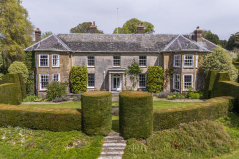 Plush Manor