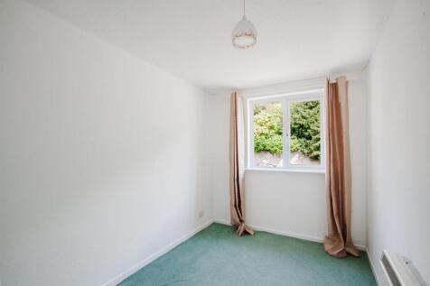 37 Cedar Court 12.jpg