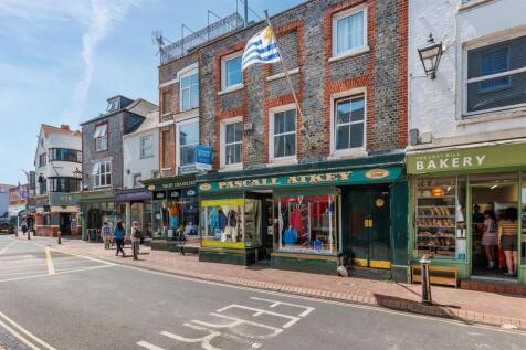 Historic retail/commerical and accommodation space