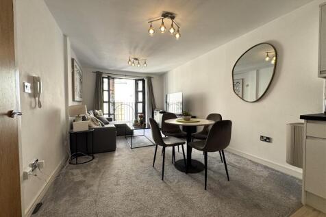 Living room pic 12.jpeg