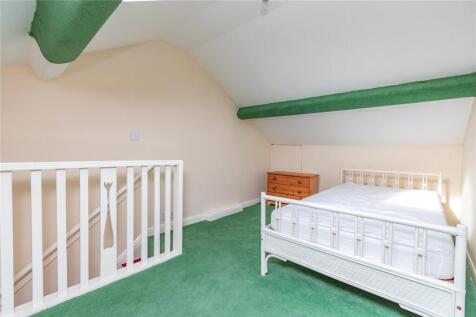Annexe Attic Room